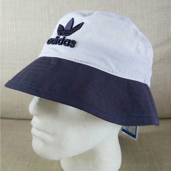 Adidas Unisex White And Shady Navy Blue Bucket Hat Beach Sport HD9720 - Picture 1 of 10